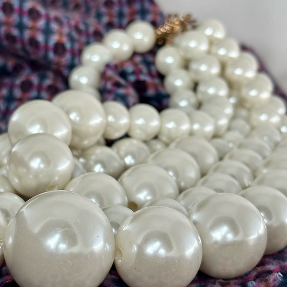 ***SOLD*** JEROLLIN PEARL CLUSTER Statement Necklace 17” VINTAGE Signed - Picture 10 of 16